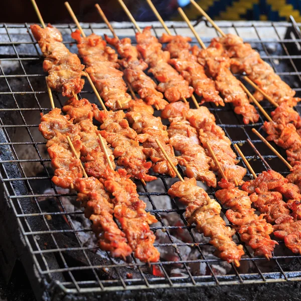 Crocodile meat grilled in Thai market. — Stock Photo, Image