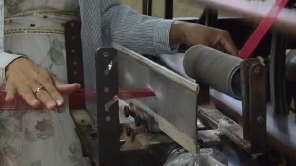 丝绸加工 — 图库视频影像