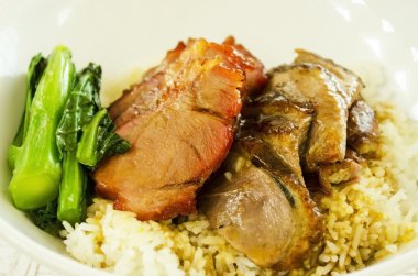 domuz eti ve kaz pirinç kızartma