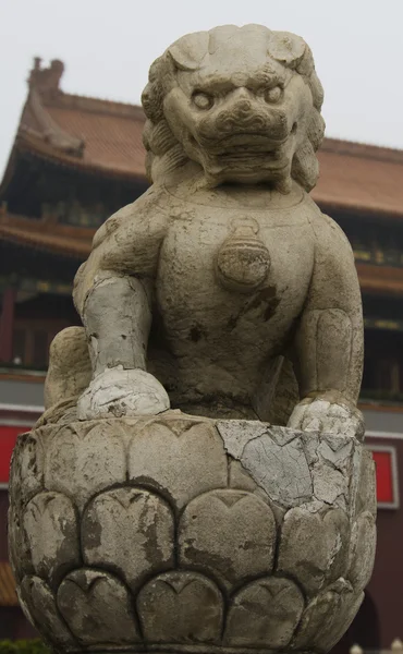 León de la Plaza de Tiananmen —  Fotos de Stock