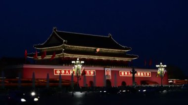tiananmen Meydanı'na yasak şehir infront