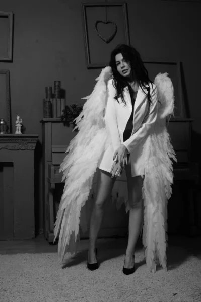 Красива Сексуальна Дівчина Нижній Білизні Піджак Крилами Позує Камеру Студії — стокове фото