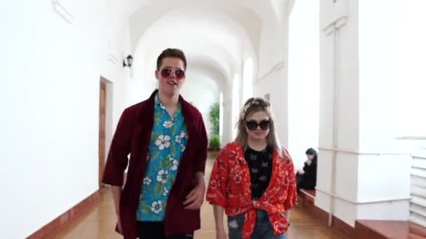 Young Students Sunglasses Walk Models School Hall — ストック動画