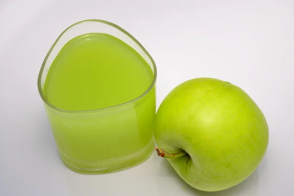Apple and apple juice — Stock Photo, Image