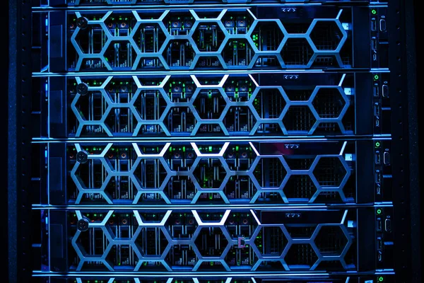 Serverrummet Informerar Den Dator Server Som Arbetar Kontinuerligt Förmedla Kraften — Stockfoto