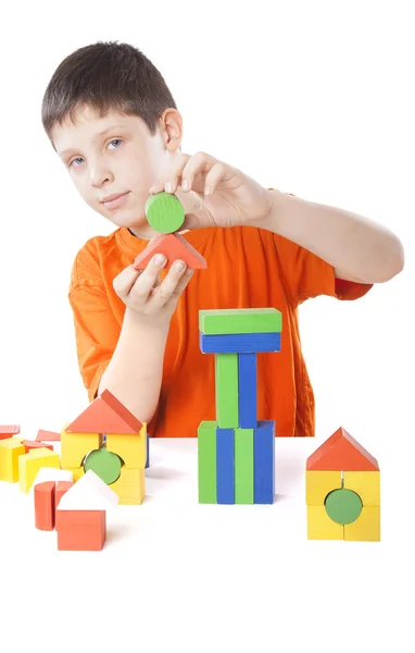 Chico jugando juguete bloques —  Fotos de Stock