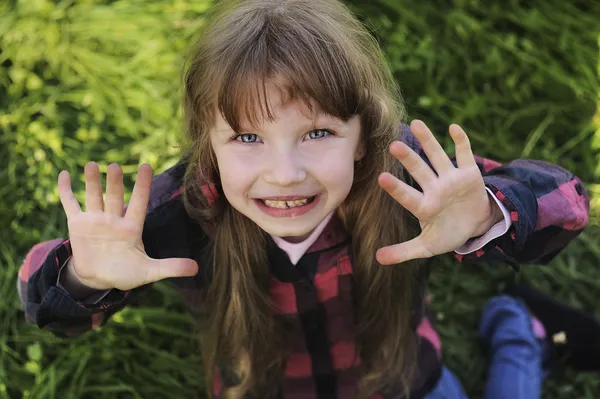 Bambina nel parco — Foto Stock