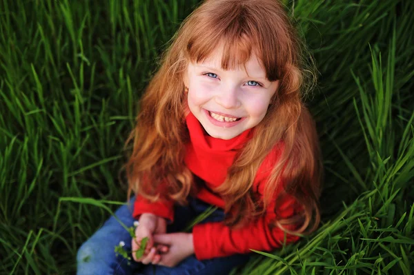 Bambina nel parco — Foto Stock