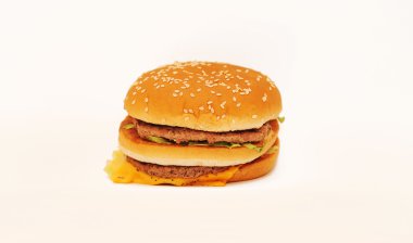 Beyaz bir arka plan üzerinde izole burger