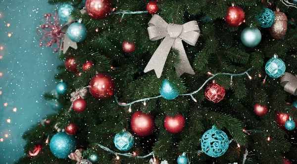 Sfocato Sfondo Ghirlanda Natale Con Decorazioni Iscrizione 2022 Fuoco Sfocata — Foto Stock
