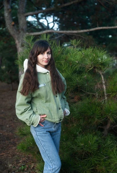 Belle Femme Dans Forêt Automne Repos — Photo