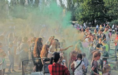 Nikolaev, Ukrayna, Ağustos, 7. 2021, Holi Festivali