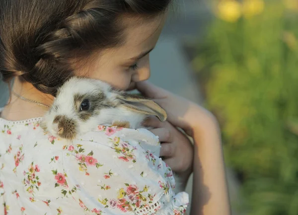 Child Hugs Little Rabbit Easter Symbol Friendship Child Animal — Stock Photo, Image