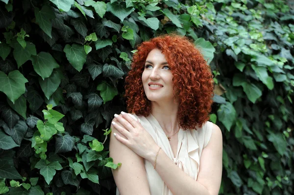 Beautiful Red Haired Woman Blossoming Flowers Garden — Stock Photo, Image