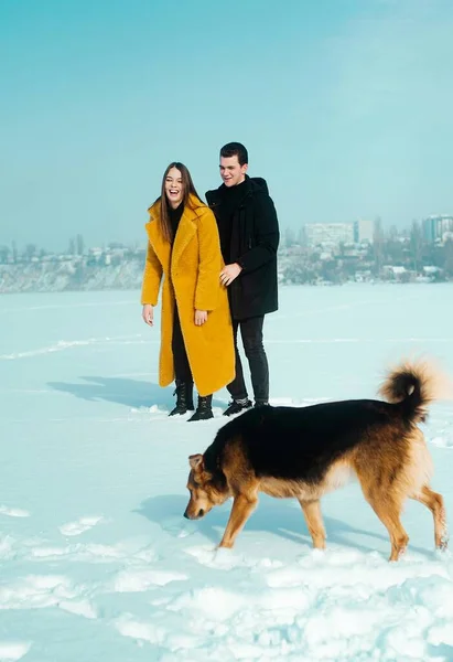 Happy Walking Couple Love Man Woman Walking Snowy Ice Winter — Stock Photo, Image