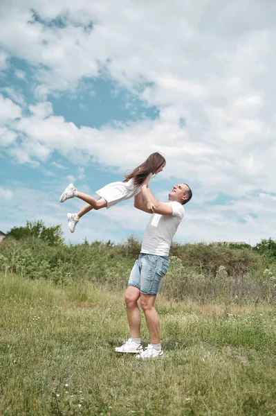 Dad Daughter Have Fun Field Happy Family Concept Dad Throws — Stock Photo, Image