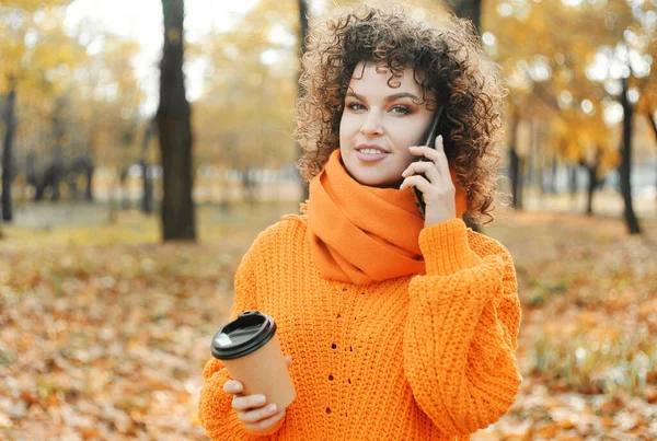 Beautiful Woman Orange Sweater Cup Coffee Outdoor — Stock Photo, Image