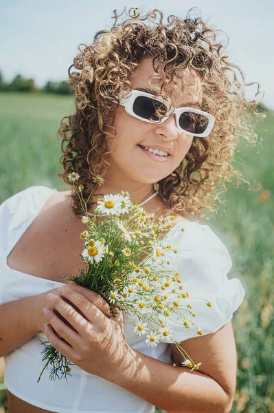 Beautiful Young Woman Curly Hair White Dress Bouquet Flowers — Stock Photo, Image