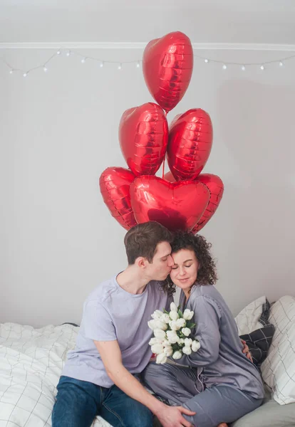 Happy Young Couple Heart Balloons Tulips Sofa Living Room — Photo