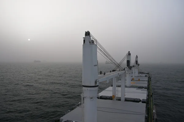Kargo gemisi yolda — Stok fotoğraf