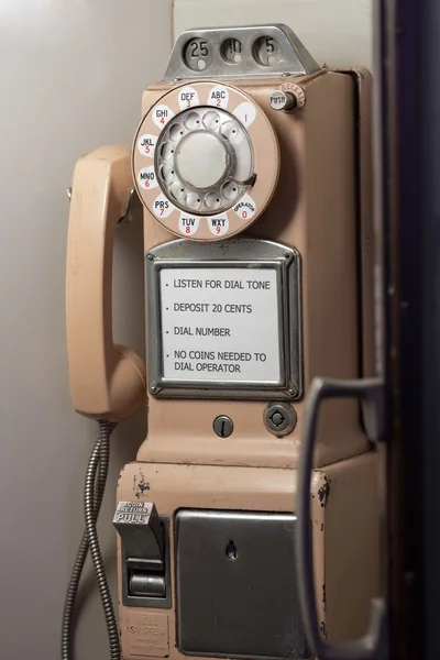 Antika telefonkiosk Royaltyfria Stockbilder