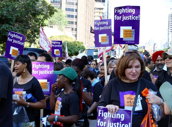 Trabajadores unidos en un desfile —  Fotos de Stock