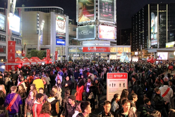 Toronto Nuit Blanche multitud —  Fotos de Stock