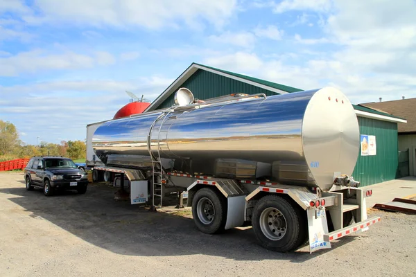 Petrol tankeri kamyon