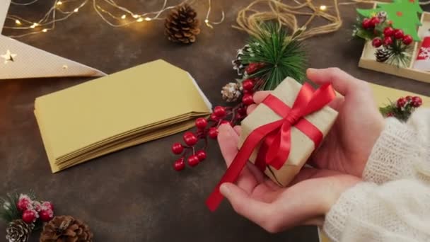 Preparándose Para Navidad Jersey Blanco Hecho Mano Regalo Decoración Para — Vídeo de stock