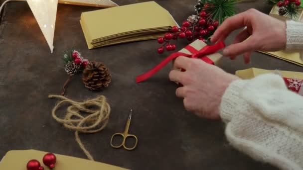 Preparándose Para Navidad Jersey Blanco Hecho Mano Regalo Decoración Para — Vídeo de stock