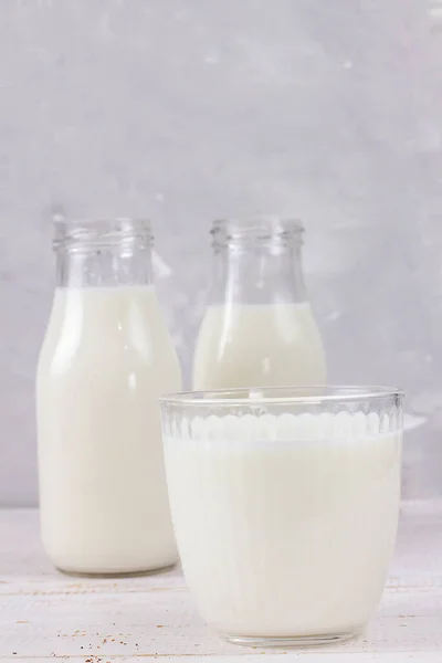 Leckere Frische Milch Auf Weißem Holzgrund Ein Glas Milch Milch — Stockfoto