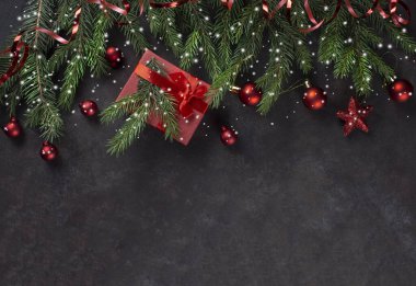 Noel arkaplanı, Noel ağaçları ve hediyeler. Noel kartı. Bayramlık Noel kartı. Boşluğu kopyala