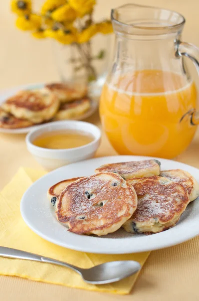 Deliciosos panqueques caseros de queso —  Fotos de Stock