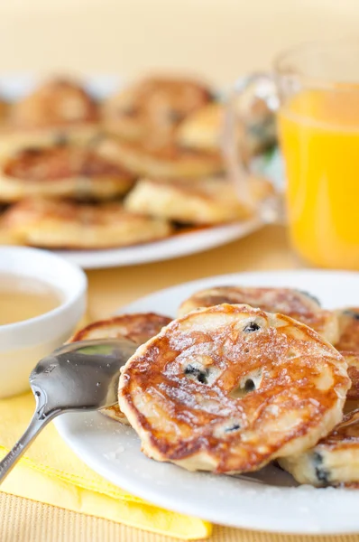 Heerlijke huisgemaakte kaas pannenkoeken — Stockfoto