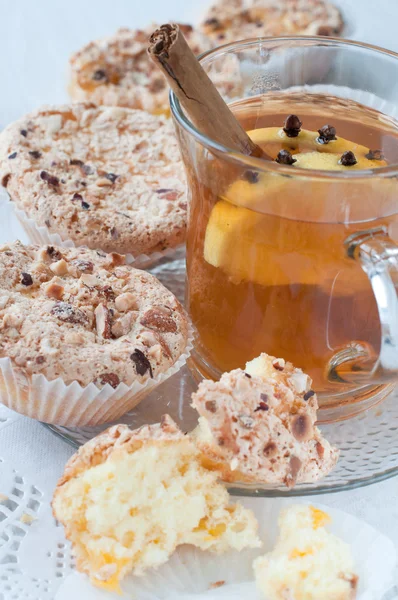 Homemade muffins with tea — Stock Photo, Image