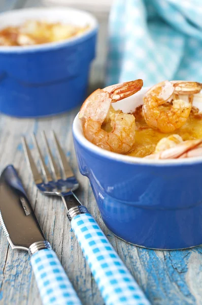 Julienne con formaggio e gamberetti — Foto Stock