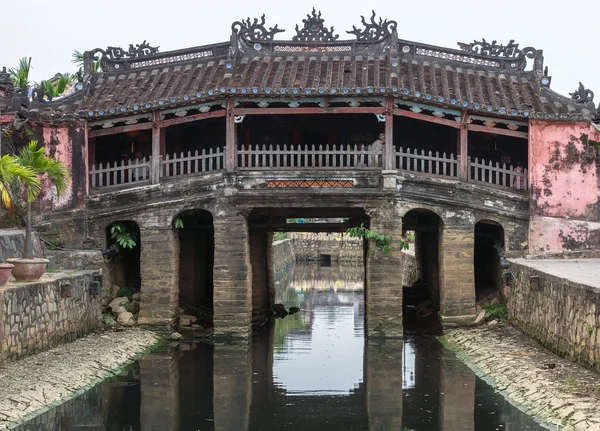 El puente y templo japonés en Hoi An, Vietnam . — Foto de Stock
