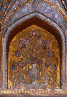 Vazo içinde Agra'nın bebek Taj mausoleu çiçekli duvar resmi soluk