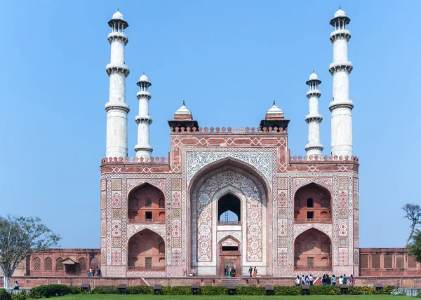 Obraz krajiny Akbarova hrobka a jeho čtyři minarety v Indii — Stock fotografie