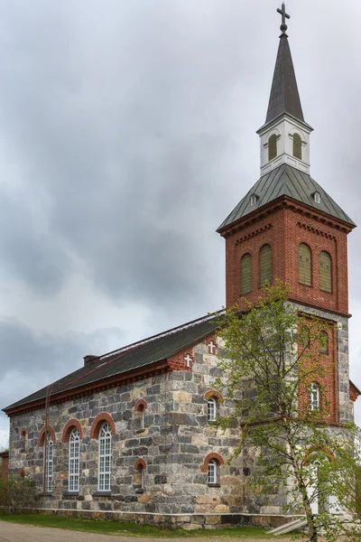 La iglesia de Utsjoki en el norte de Laponia, Finlandia . — Foto de Stock
