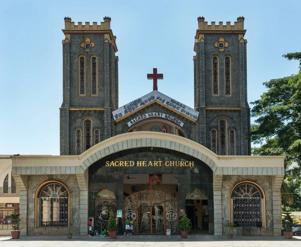Framsidan av sacred heart church i bengaluru. — Stockfoto