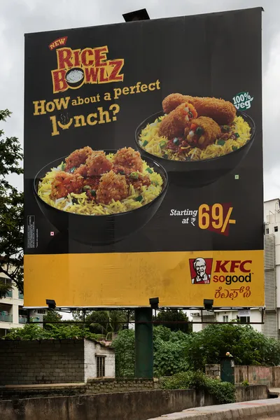 Billboard para KFC em Bangalore . — Fotografia de Stock