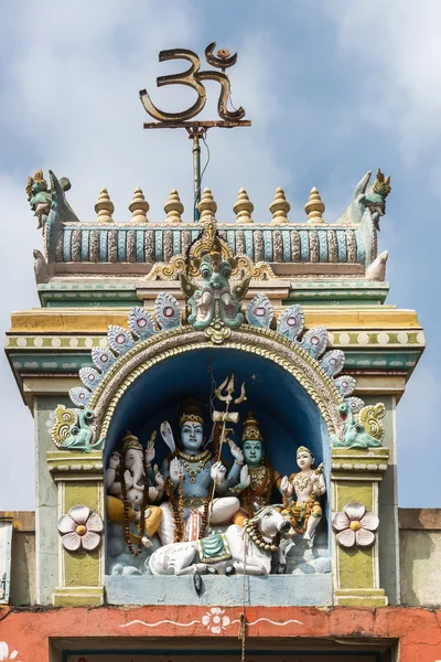 Estatua de la familia Shiva en Sri Naheshwara en Bengaluru . — Foto de Stock