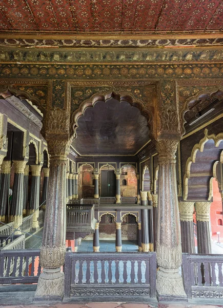 Upper floor of Tipu Sultan Palace in Bangalore. — Stock Photo, Image