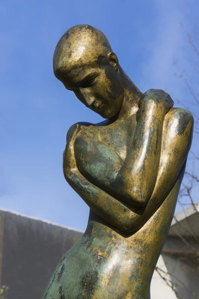 Statua "Primavera del lutto", a Gand. Primo piano . — Foto Stock