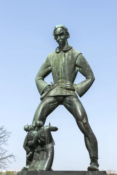 Staty av lange wapper i Antwerpen. — Stockfoto