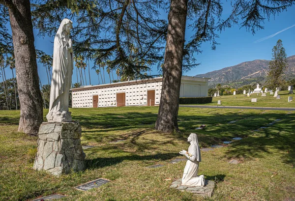 Σάντα Μπάρμπαρα Καλιφόρνια Ηπα Φεβρουαρίου 2022 Νεκροταφείο Γολγοθά Ομάδα Αγαλμάτων — Φωτογραφία Αρχείου