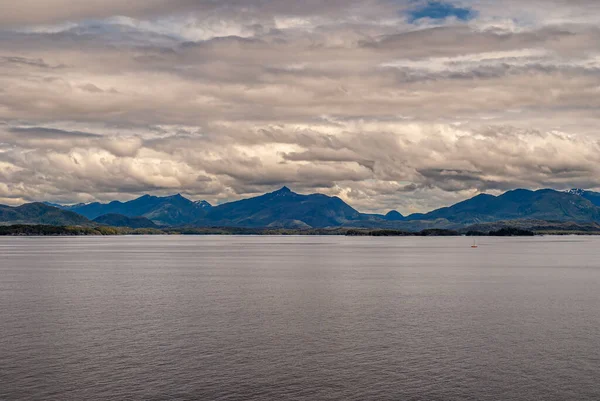 Pacific Coastline Alaska Usa July 2011 Some Small Green Forested — Stock Photo, Image