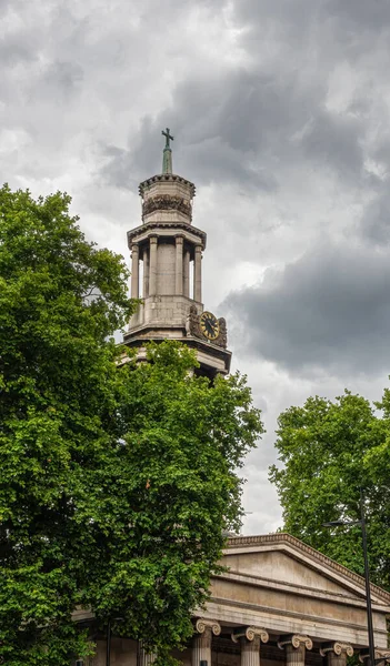 London Great Britain July 2022 Beige Stone Tower Pediment Columns — Stockfoto