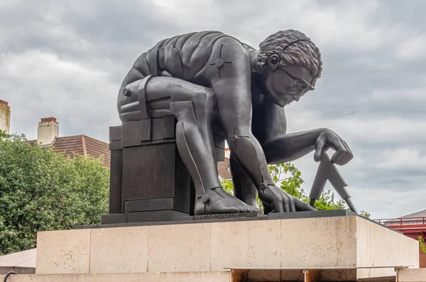 Лондон Великобритания Июля 2022 Года Подъем Статуи Фэри Ньютона Пьедестал — стоковое фото